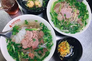 Từ lâu, phở đã là món ẩm thực đặc trưng cho văn hoá Hà Nội.