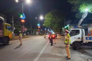 Công an thành phố Đồng Hới (Quảng Bình) kiểm tra phương tiện giao thông trong dịp Tết Quý Mão 2023.