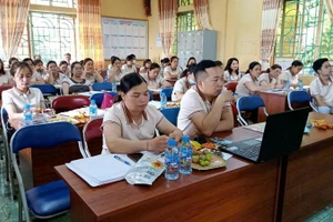 Năm học 2022-2023, Trường Phổ thông dân tộc bán trú Tiểu học và Trung học cơ sở xã Phan Thanh, huyện Bảo Lạc, tỉnh Cao Bằng vẫn chưa có giáo viên dạy môn tin học. (Ảnh: Đội ngũ giáo viên nhà trường)