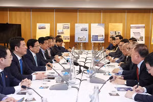 Quang cảnh cuộc làm việc.