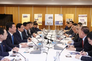 Quang cảnh cuộc làm việc.