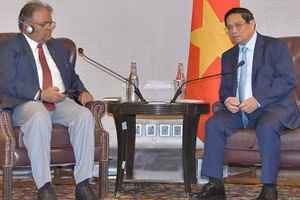 Thủ tướng Phạm Minh Chính tiếp ông Rajesh Kumar Singh, Chủ tịch Tập đoàn Phát triển hành lang công nghiệp quốc gia (NICDC).