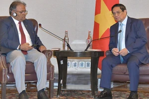 Thủ tướng Phạm Minh Chính tiếp ông Rajesh Kumar Singh, Chủ tịch Tập đoàn Phát triển hành lang công nghiệp quốc gia (NICDC).