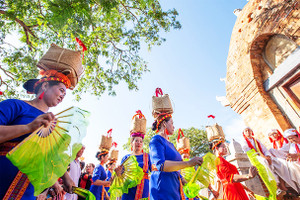 Hồi lại những mùa xuân