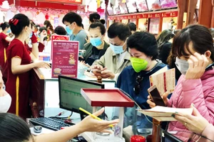 Giá vàng SJC đang có sự chênh lệch lớn so với các thương hiệu khác. Ảnh: QUỲNH TRANG