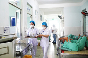 Bệnh viện “nóng lòng” chờ hoàn thiện