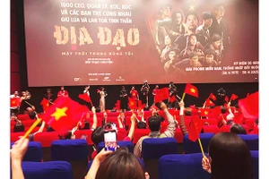 Văn nghệ sĩ kỳ vọng nhận được hỗ trợ nhiều hơn từ các doanh nghiệp cho các hoạt động sáng tạo, quảng bá văn hóa, văn nghệ như trường hợp phim “Địa đạo - Mặt trời trong bóng tối” vừa qua. Ảnh: QUANG HƯNG