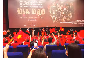 Văn nghệ sĩ kỳ vọng nhận được hỗ trợ nhiều hơn từ các doanh nghiệp cho các hoạt động sáng tạo, quảng bá văn hóa, văn nghệ như trường hợp phim “Địa đạo - Mặt trời trong bóng tối” vừa qua. Ảnh: QUANG HƯNG