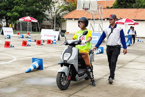 Hướng dẫn kỹ năng lái xe an toàn cho học sinh