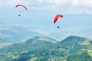 Trải nghiệm bay trên mùa vàng ở Khau Phạ.