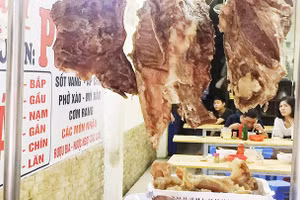 Một cửa hàng phở tại Hà Nội. Ảnh: NGUYỆT ANH