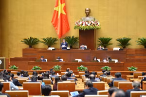 Phó Chủ tịch Thường trực Quốc hội Trần Thanh Mẫn điều hành phiên họp chiều ngày 7/1.