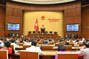 Một phiên thảo luận ở hội trường tại Kỳ họp thứ 4, Quốc hội khóa XV, Ảnh: THỦY NGUYÊN