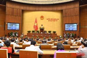 Một phiên thảo luận ở hội trường tại Kỳ họp thứ 4, Quốc hội khóa XV, Ảnh: THỦY NGUYÊN