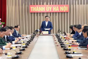 Đồng chí Đinh Tiến Dũng phát biểu kết luận hội nghị chiều 15/2.