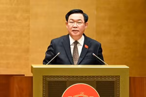 Chủ tịch Quốc hội Vương Đình Huệ phát biểu bế mạc Kỳ họp thứ 5, Quốc hội khóa XV. (Ảnh: DUY LINH)