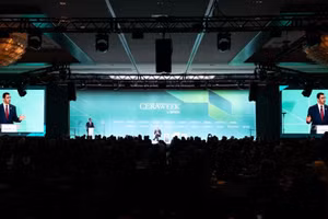 Chủ tịch COP28 UAE Sultan Al Jaber phát biểu tại sự kiện CERAWeek ở Houston, Texas (Mỹ) ngày 6/3 vừa qua. (Ảnh: Xinhua)