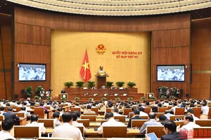 Quang cảnh một phiên thảo luận ở hội trường tại Kỳ họp thứ 4, Quốc hội khóa XV. (Ảnh: ĐĂNG KHOA)