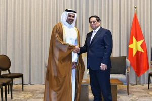 Thủ tướng Phạm Minh Chính và ông Saad bin Sherida Al Kaabi, Quốc Vụ khanh phụ trách các vấn đề năng lượng Qatar. (Ảnh: Thanh Giang)