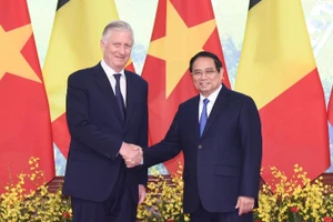 Thủ tướng Chính phủ Phạm Minh Chính và Nhà vua Bỉ Philippe. (Ảnh: TRẦN HẢI)