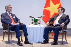 Thủ tướng Phạm Minh Chính tiếp đồng chí Miguel Mejia, Tổng Bí thư Đảng Phong trào Cánh tả Thống nhất (MIU), Bộ trưởng Chính sách Hội nhập Khu vực Cộng hòa Dominica. (Ảnh: Nhật Bắc/VGP)