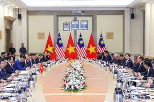 Quang cảnh cuộc hội đàm chính thức giữa Thủ tướng Phạm Minh Chính và Thủ tướng Malaysia Anwar Ibrahim. (Ảnh: NHẬT BẮC/VGP)