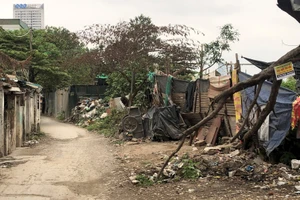 Nhiều dự án “treo” khiến cuộc sống người dân vất vả. (Ảnh minh họa: Hà Nội Mới) 