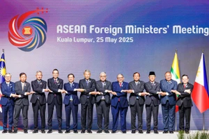 Phó Thủ tướng, Bộ trưởng Ngoại giao Bùi Thanh Sơn cùng các đại biểu tham dự hội nghị. (Ảnh: Bộ Ngoại giao Malaysia)