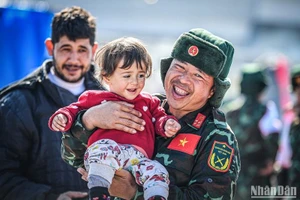 Tác phẩm “Nụ cười trong tâm chấn động đất Thổ Nhĩ Kỳ” của tác giả Trần Thành Đạt, Báo Nhân Dân, tham dự cuộc thi. 