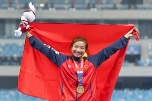 Nguyễn Thị Oanh đã làm dậy sóng giới hâm mộ điền kinh khu vực khi lập "cú hat-trick vàng" tại SEA Games 32 tính đến thời điểm này.