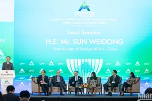 Quang cảnh Phiên toàn thể thứ 4 trong khuôn khổ Diễn đàn Tương lai ASEAN 2025 với chủ đề “AI, quản trị các công nghệ mới nổi nhằm bảo đảm an ninh toàn diện”. (Ảnh: SƠN TÙNG) 