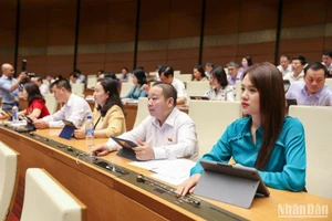 Các đại biểu tại phiên họp của Quốc hội ngày 23/6/2023. (Ảnh: DUY LINH)