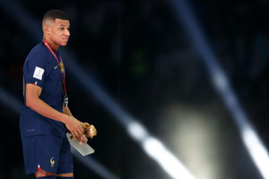 Tương lai tươi sáng đang chờ Mbappe cùng tuyển Pháp