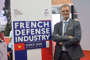 Đại sứ Pháp tại Việt Nam Olivier Brochet. (Ảnh: TRUNG HƯNG)