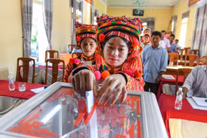 Việt Nam đã có nhiều nỗ lực trong việc bảo đảm quyền chính trị, trong đó có quyền bầu cử, ứng cử cho người dân tộc thiểu số. (Ảnh: THÀNH ĐẠT) 