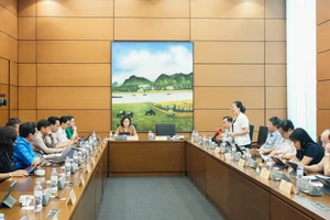 Quang cảnh phiên thảo luận tại Tổ 8, chiều 8/6. (Ảnh: TRUNG HƯNG)