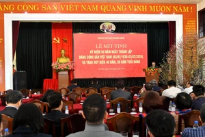 Quang cảnh lễ kỷ niệm. (Ảnh: ĐĂNG KHOA)