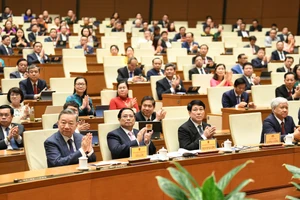 Lãnh đạo Đảng, Nhà nước cùng các đại biểu Quốc hội tại phiên bế mạc Kỳ họp thứ 7, Quốc hội khóa XV. (Ảnh: DUY LINH)