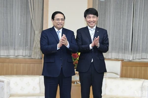 Thủ tướng Phạm Minh Chính và Thống đốc tỉnh Gunma Yamamoto Ichita.