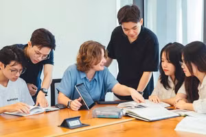 Sinh viên Đại học Việt Đức học tập tại trường.