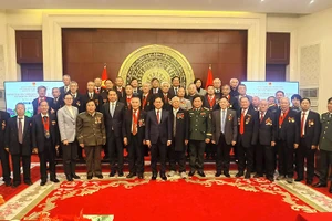 Ông Trương Văn Bân và các cựu chiến binh Trung Quốc tại hoạt động tri ân của Bộ Quốc phòng Việt Nam tổ chức tháng 12/2024 tại Bắc Kinh. Ảnh | NVCC