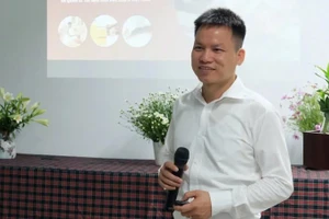 PGS, TS Nguyễn Thiên Tạo tại buổi giảng đại chúng về quản lý tai nạn rắn độc.