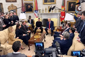Cuộc hội đàm giữa Tổng thống Mỹ Donald Trump và Tổng thống Ukraine Volodymyr Zelensky tại Nhà Trắng ngày 28/2. Ảnh | AP/Mstyslav Chernov 