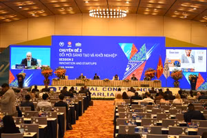 Toàn cảnh phiên thảo luận chuyên đề "Đổi mới sáng tạo và khởi nghiệp". (Ảnh: DUY LINH)