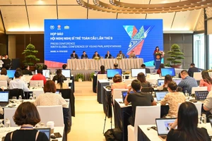 Toàn cảnh cuộc họp báo. (Ảnh: DUY LINH)