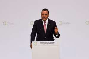 Tổng thống Niger Mohamed Bazoum phát biểu tại Hội nghị thượng đỉnh Tài chính toàn cầu mới, diễn ra ở Paris, ngày 22/6/2023. (Ảnh: Reuters)