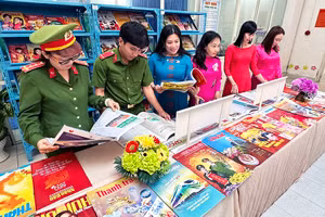 Hội báo Xuân trưng bày gần 350 ấn phẩm là tạp chí, báo Xuân Giáp Thìn 2024