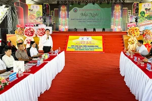 Các doanh nhiệp thảo luận tại hội nghị