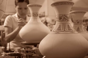 Gốm sứ Quang Vinh: Từ sản phẩm làng nghề đến “bàn tiệc” năm châu