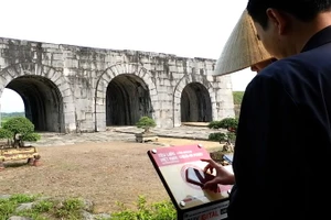 Điểm check-in Yêu lắm Việt Nam tại Thành Nhà Hồ.